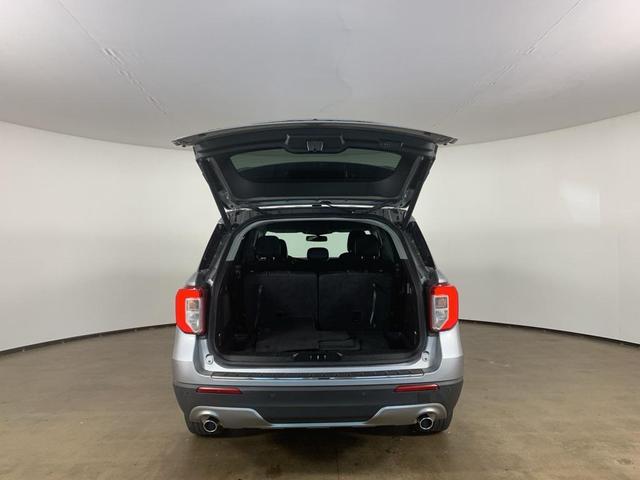 Photo of 2023 Silver Metallic Ford Explorer