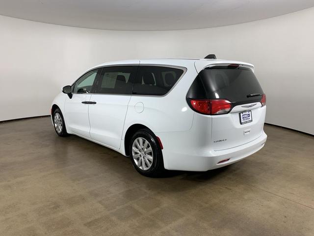 Photo of 2020 Bright White Clearcoat Chrysler Voyager