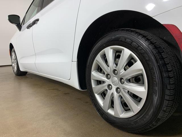 Photo of 2020 Bright White Clearcoat Chrysler Voyager
