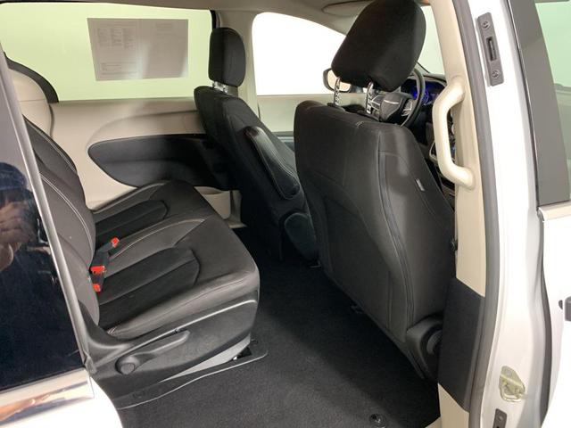 Photo of 2020 Bright White Clearcoat Chrysler Voyager