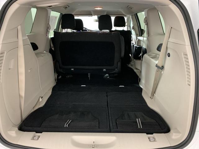 Photo of 2020 Bright White Clearcoat Chrysler Voyager