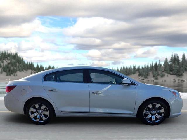 Photo of 2010 White Buick LaCrosse