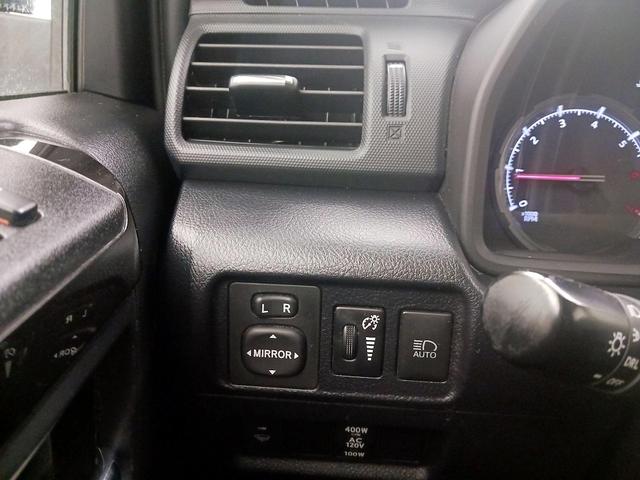 Photo of 2021 White Toyota 4Runner