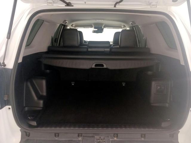 Photo of 2021 White Toyota 4Runner