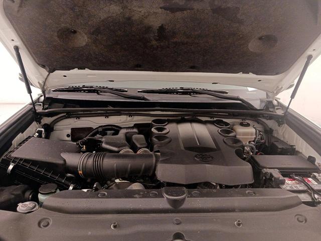 Photo of 2021 White Toyota 4Runner