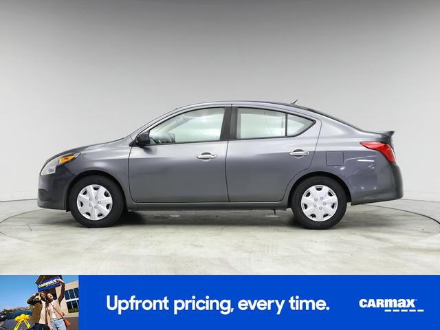 Photo of 2017 Gray Nissan Versa