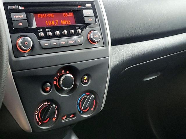 Photo of 2017 Gray Nissan Versa