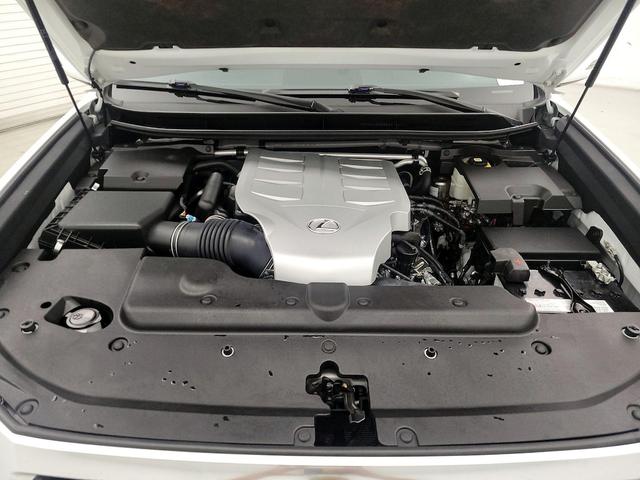 Photo of 2023 White Lexus GX 460