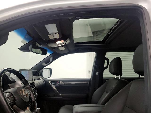 Photo of 2023 White Lexus GX 460