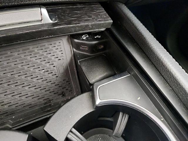 Photo of 2021 White Mercedes-Benz GLE 350