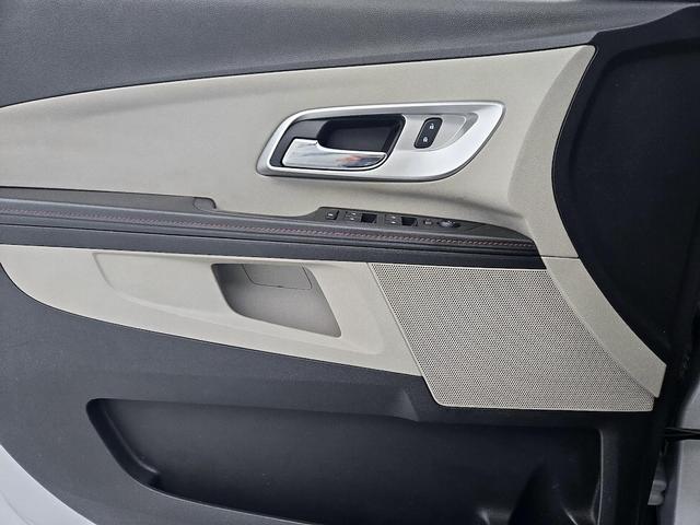 Photo of 2015 Silver Chevrolet Equinox