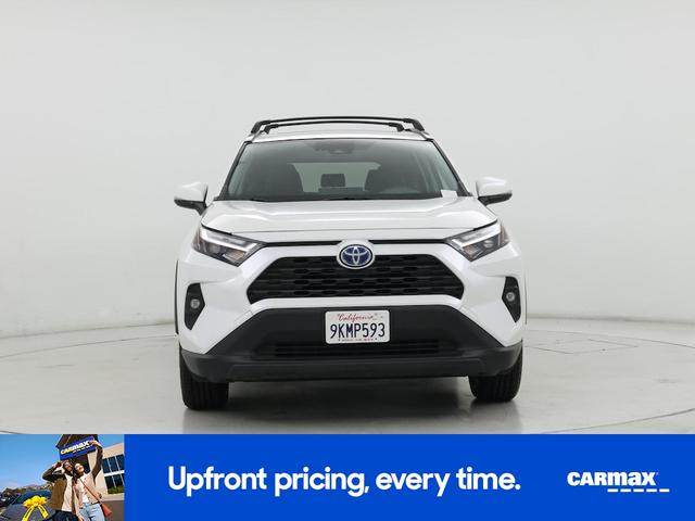 Photo of 2024 White Toyota RAV4 Hybrid