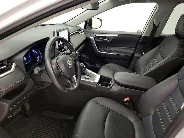 Photo of 2024 White Toyota RAV4 Hybrid