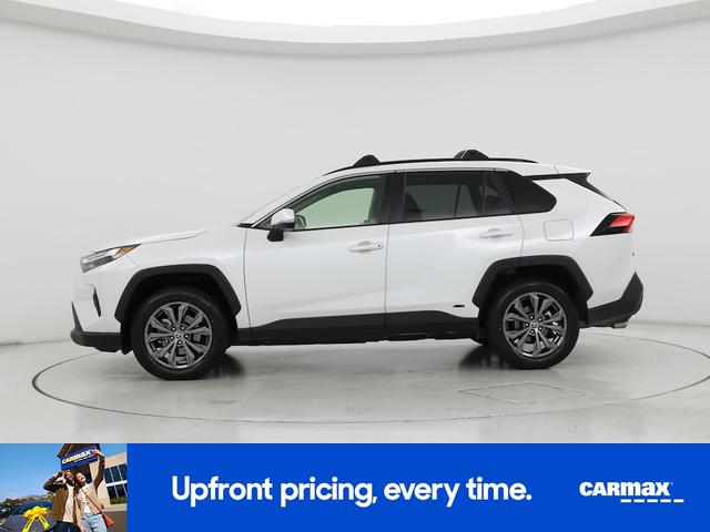 Photo of 2024 White Toyota RAV4 Hybrid