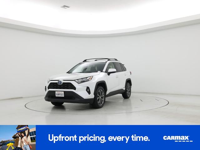 Photo of 2024 White Toyota RAV4 Hybrid