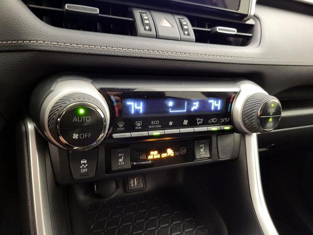 Photo of 2024 White Toyota RAV4 Hybrid