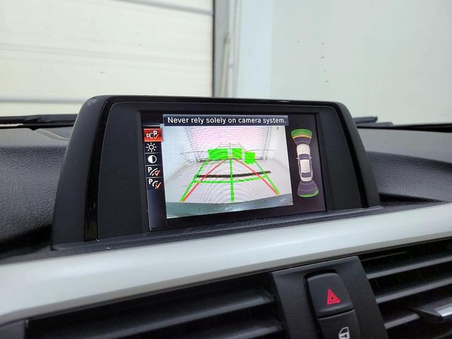 Photo of 2017 Gray BMW 320