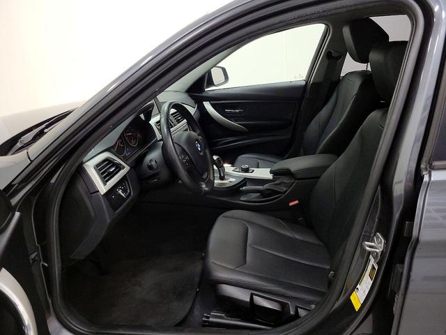 Photo of 2017 Gray BMW 320