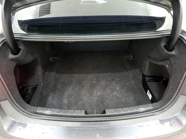 Photo of 2017 Gray BMW 320