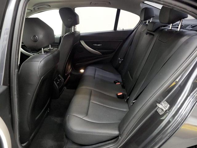 Photo of 2017 Gray BMW 320