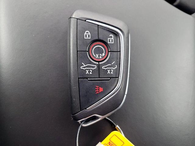 Photo of 2023 White Chevrolet Corvette