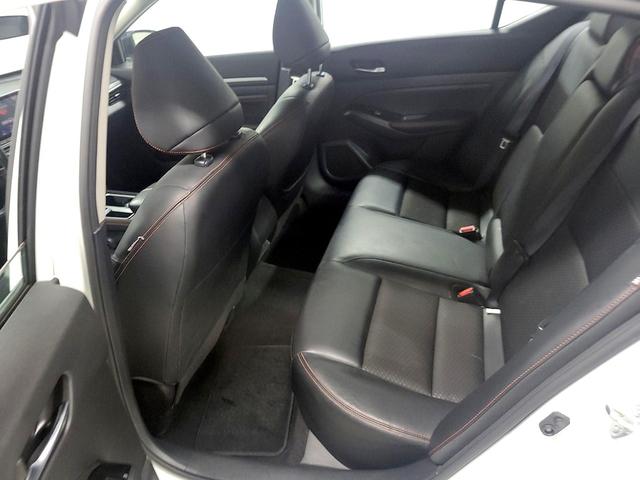 Photo of 2023 White Nissan Altima