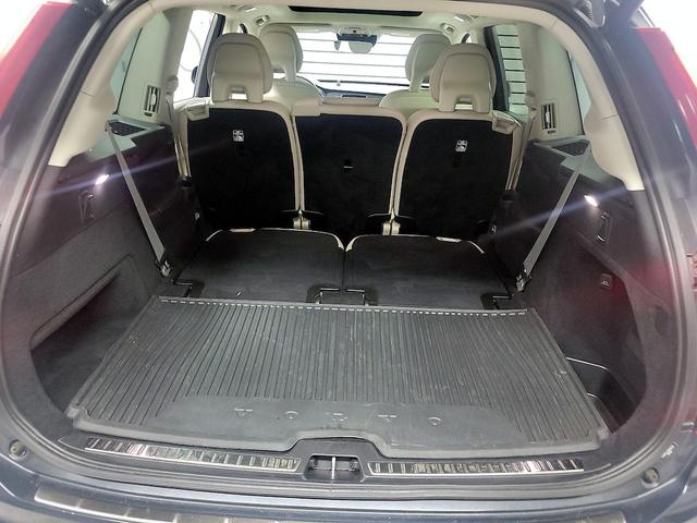 Photo of 2022 Gray Volvo XC90 Recharge Plug-In Hybrid