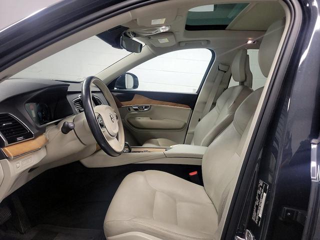 Photo of 2022 Gray Volvo XC90 Recharge Plug-In Hybrid