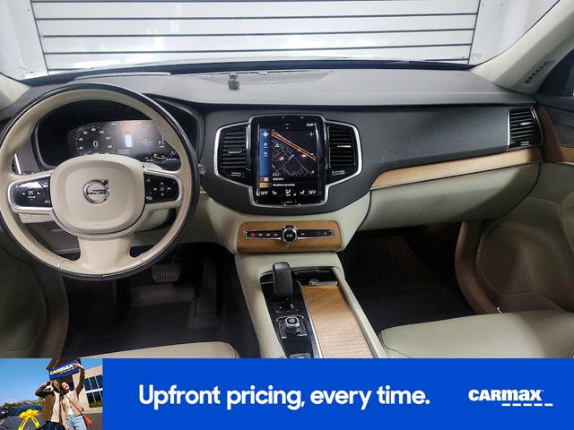 Photo of 2022 Gray Volvo XC90 Recharge Plug-In Hybrid