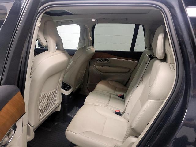 Photo of 2022 Gray Volvo XC90 Recharge Plug-In Hybrid