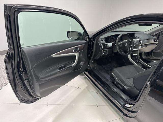 Photo of 2015 Crystal Black Pearl Honda Accord