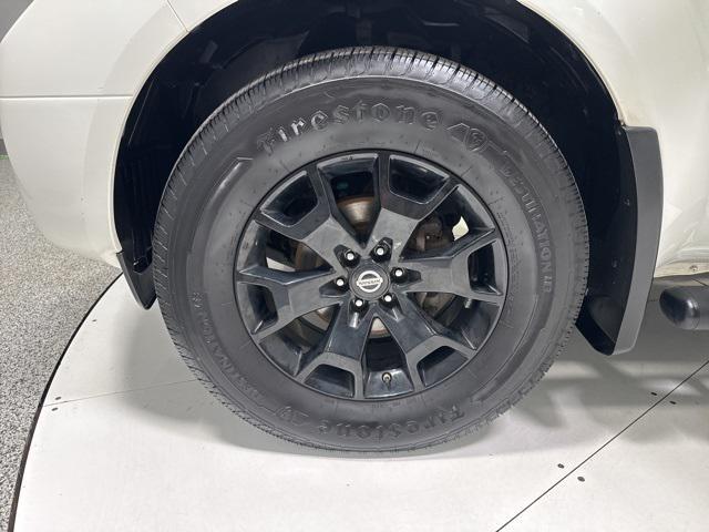 Photo of 2018 Glacier White Nissan Frontier