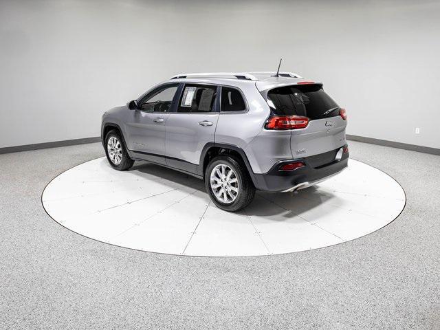 Photo of 2017 Billet Silver Metallic Clearcoat Jeep Cherokee
