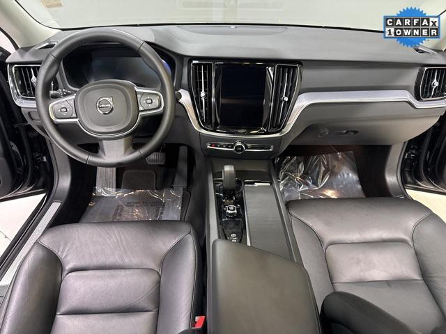 Photo of 2025 Onyx Black Metallic Volvo S60