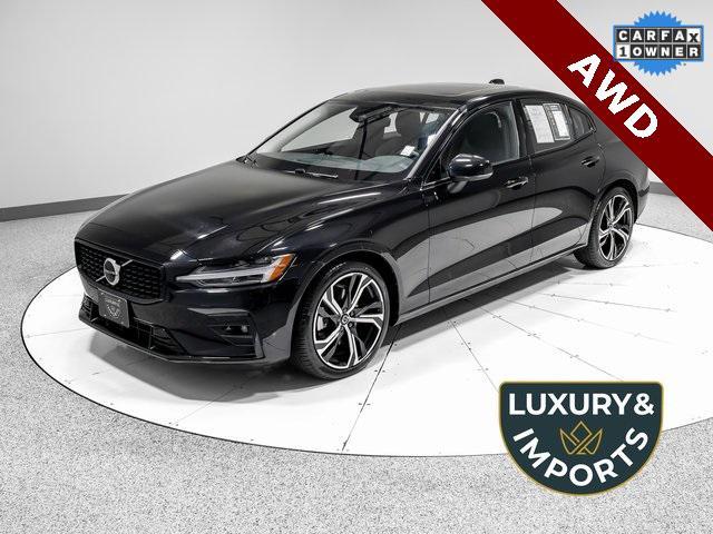 Photo of 2025 Onyx Black Metallic Volvo S60