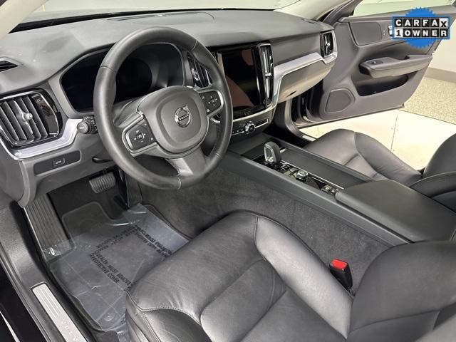 Photo of 2025 Onyx Black Metallic Volvo S60