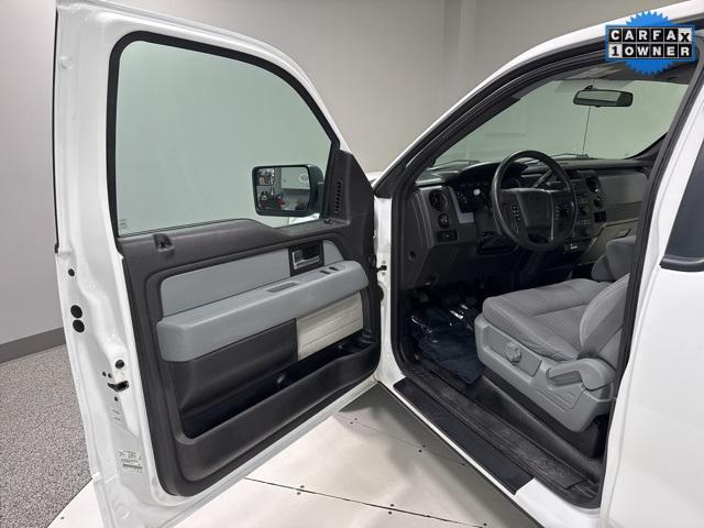 Photo of 2014 Oxford White Ford F-150