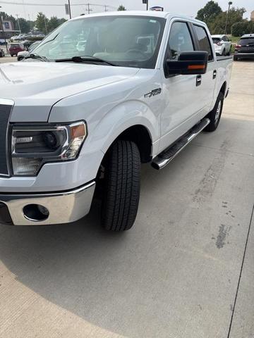 Photo of 2014 Oxford White Ford F-150