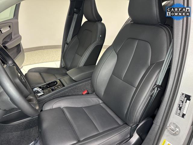 Photo of 2025 Silver Dawn Metallic Volvo XC40