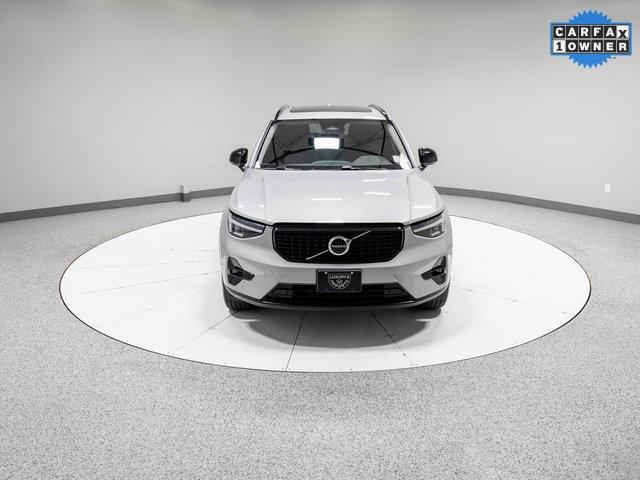 Photo of 2025 Silver Dawn Metallic Volvo XC40