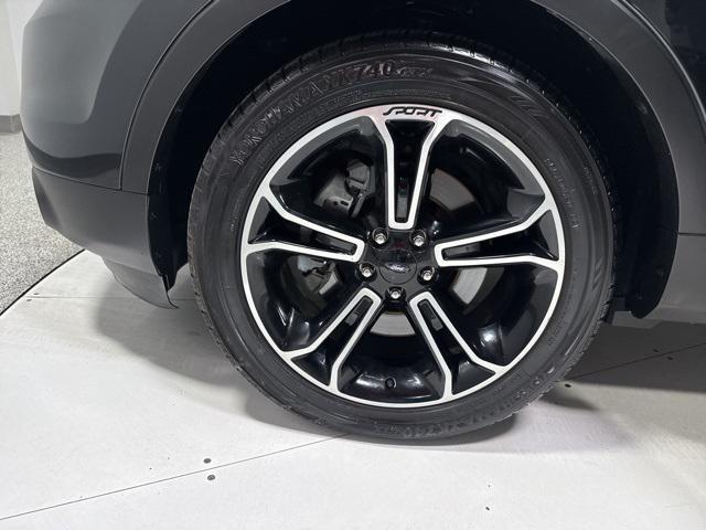 Photo of 2015 Tuxedo Black Metallic Ford Explorer
