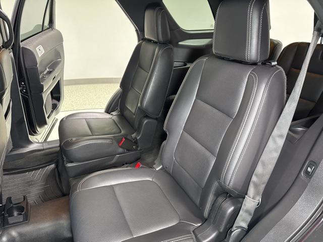Photo of 2015 Tuxedo Black Metallic Ford Explorer