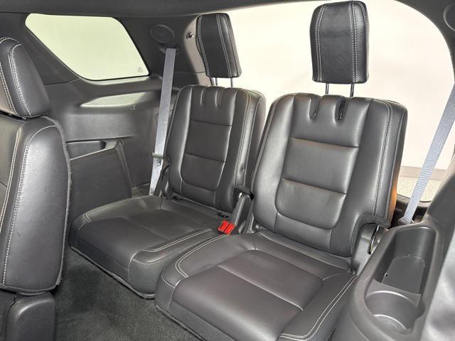 Photo of 2015 Tuxedo Black Metallic Ford Explorer