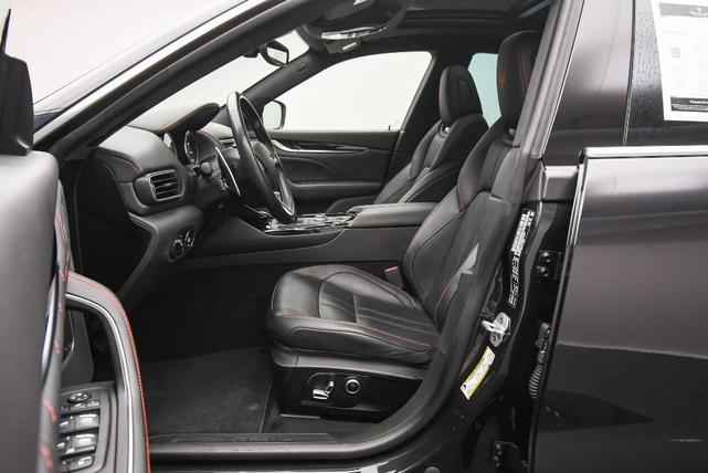 Photo of 2024 Nero Maserati Levante