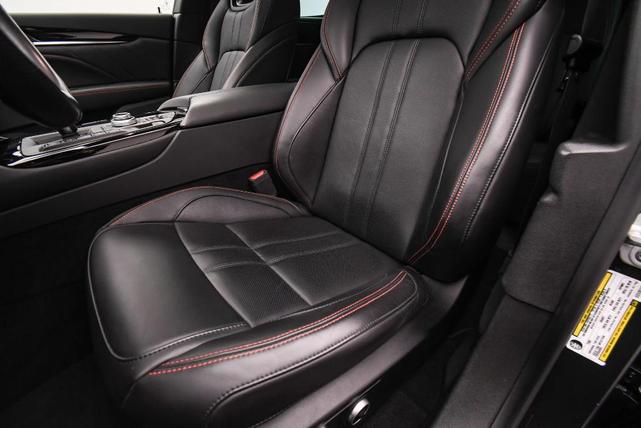 Photo of 2024 Nero Maserati Levante