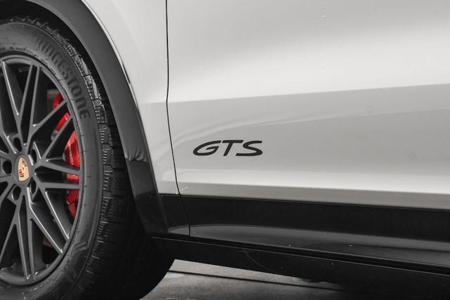 Photo of 2025 Chalk Porsche Cayenne