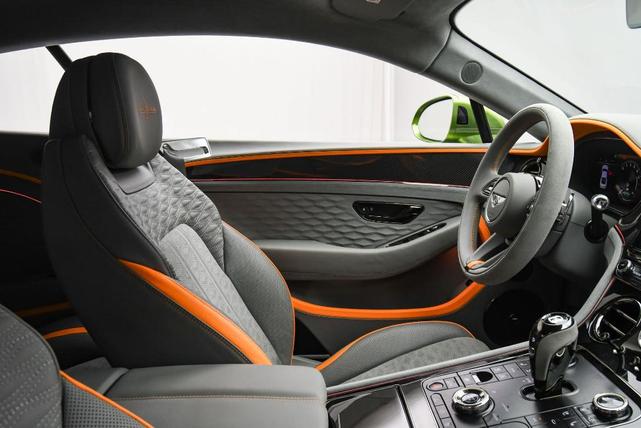 Photo of 2025 Tourmaline Green Bentley Continental GT