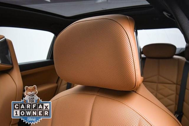 Photo of 2024 Mineral White Metallic BMW 740