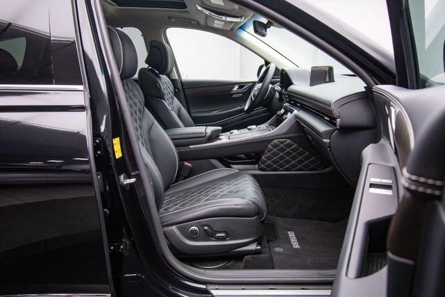 Photo of 2024 Vik Black Genesis GV80