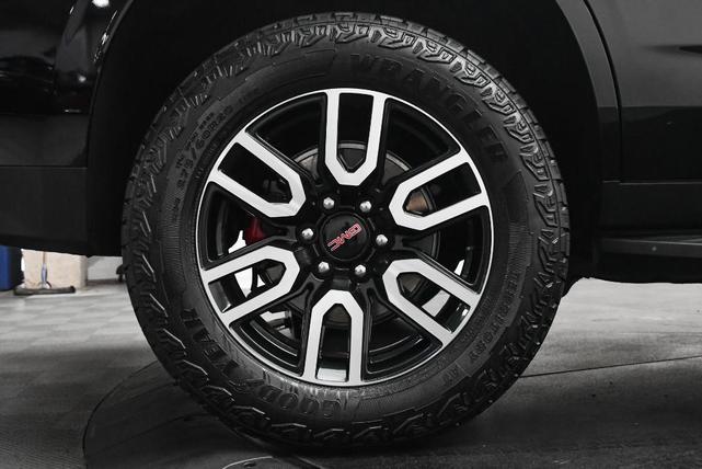 Photo of 2024 Onyx Black GMC Yukon